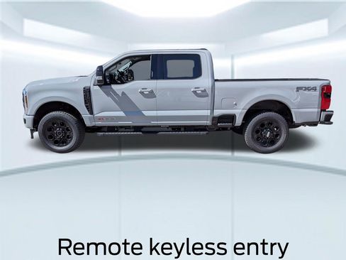 New 2026 Ford F250 Lariat w/ Black Appearance Package AWD/4WD image 16