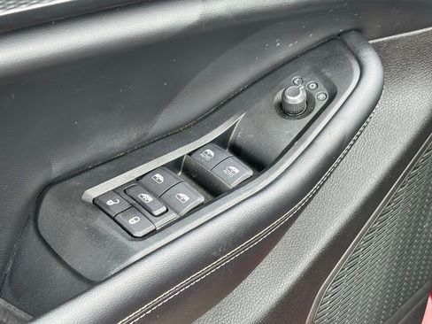 Used 2025 Jeep Grand Cherokee L Laredo image 28