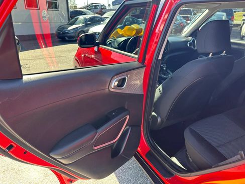 Used 2020 Kia Soul LX FWD image 16