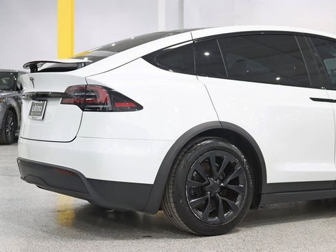 Used 2022 Tesla Model X image 10