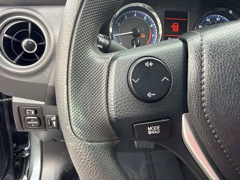 Used 2019 Toyota Corolla LE image 41