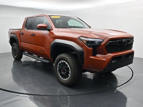 Used 2025 Toyota Tacoma TRD Off-Road AWD/4WD image 2