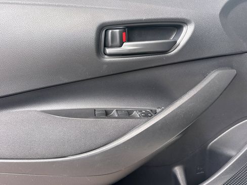 Used 2022 Toyota Corolla LE FWD image 12