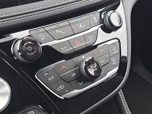 New 2026 Chrysler Pacifica Limited w/ S Appearance Package FWD image 11