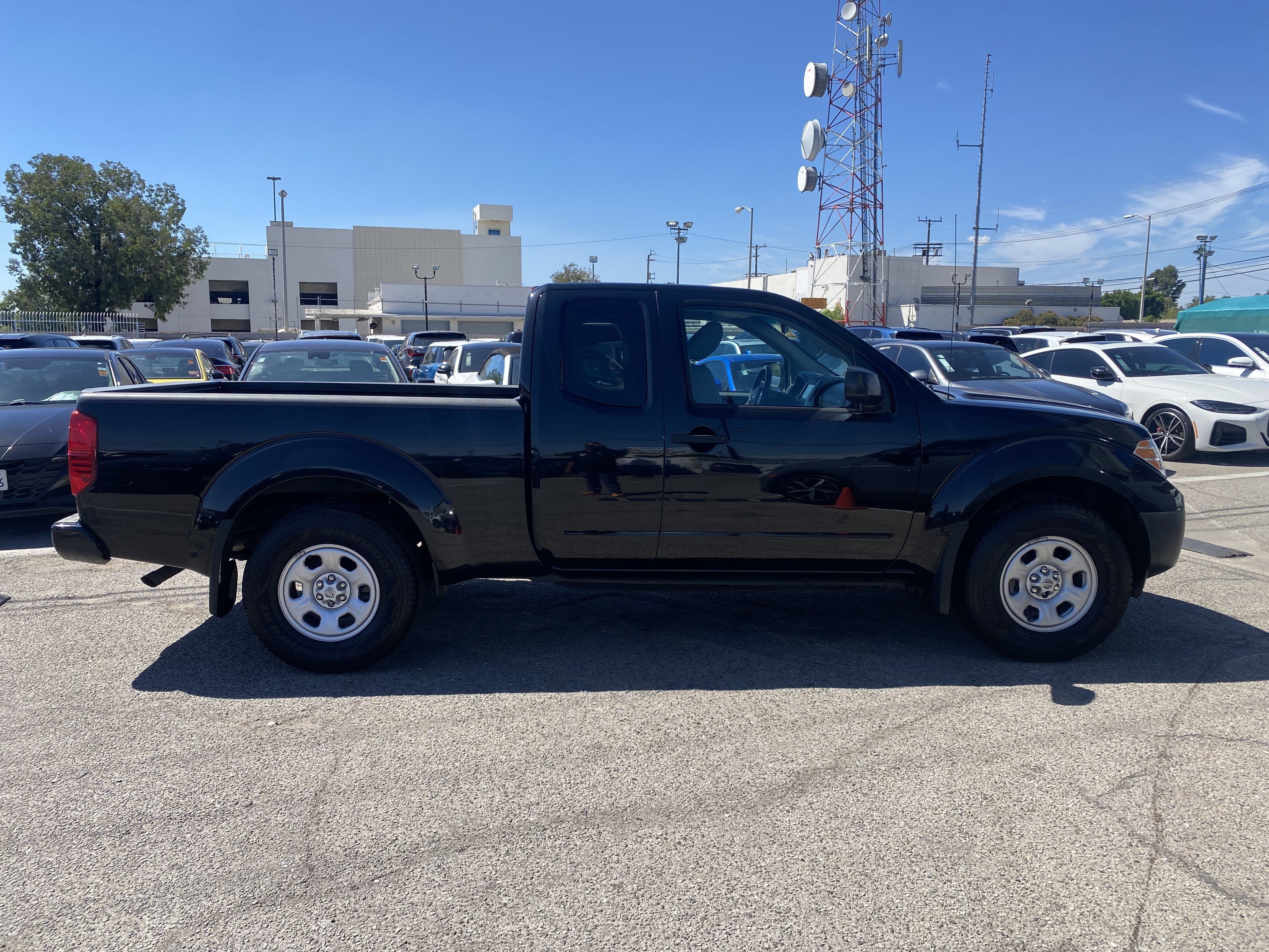 Used 2020 Nissan Frontier S RWD image 8