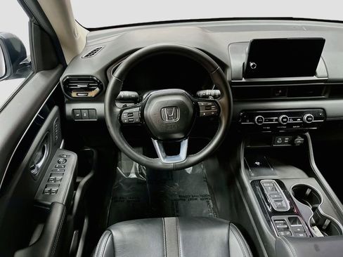 Used 2025 Honda Pilot Touring image 24