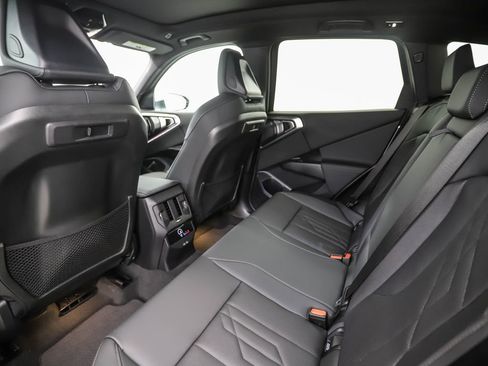 Used 2026 BMW X3 xDrive30 w/ Premium Package image 22