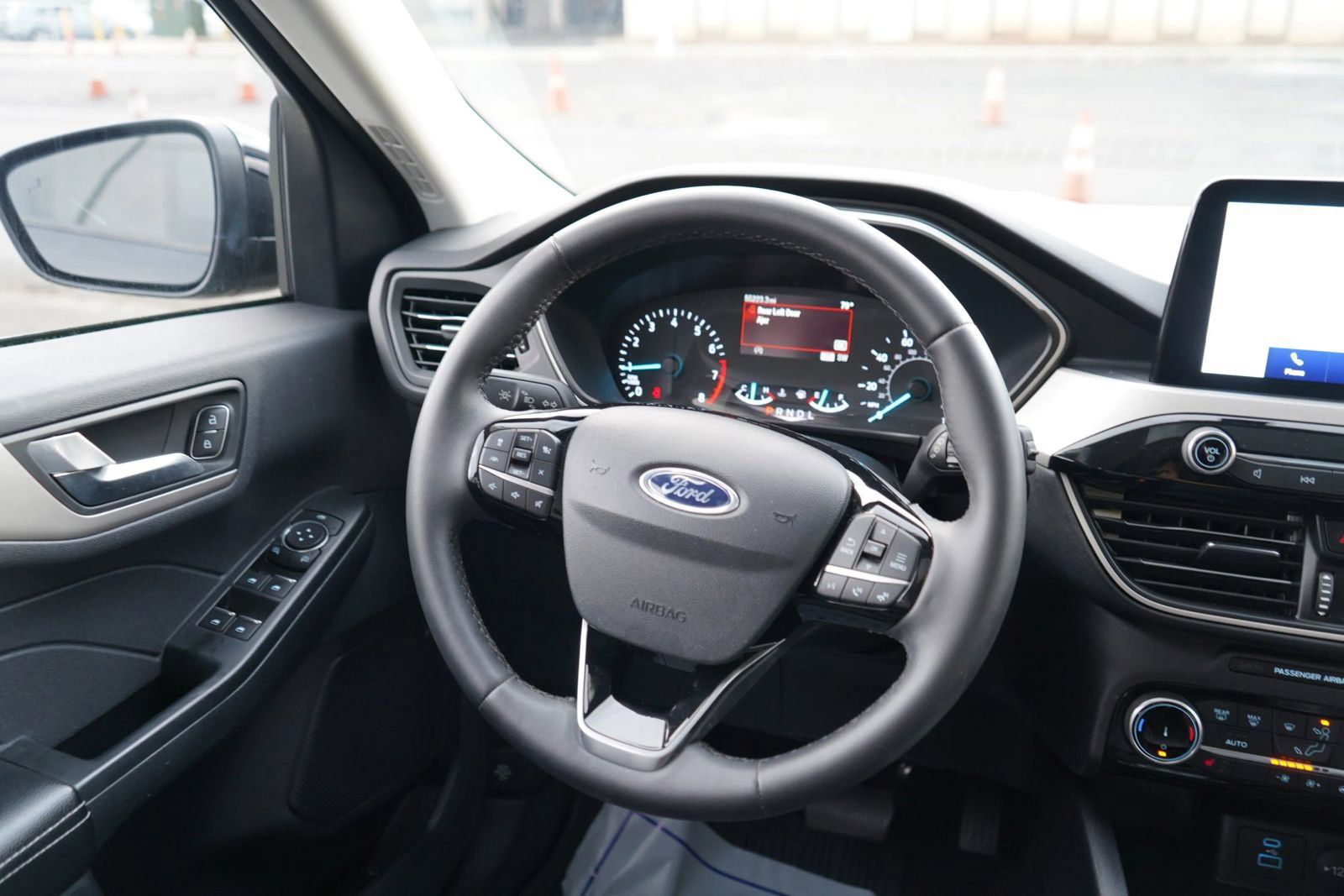 Used 2022 Ford Escape SEL FWD image 14