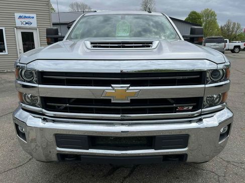 Used 2019 Chevrolet Silverado 2500 LT w/ LT Convenience Package AWD/4WD image 3