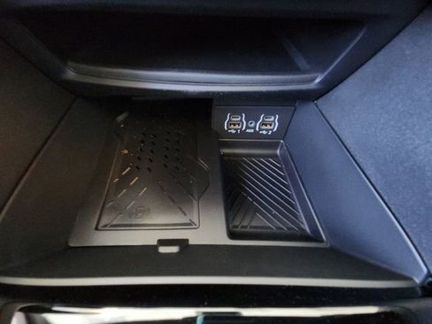 New 2025 Chrysler Pacifica Limited image 33