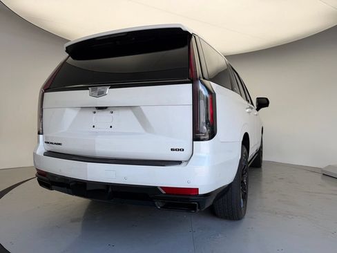 Used 2024 Cadillac Escalade Sport Platinum w/ LPO, ONYX Package AWD/4WD image 2