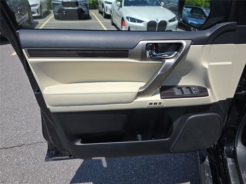 Used 2021 Lexus GX 460 Premium w/ Premium Package AWD/4WD image 18