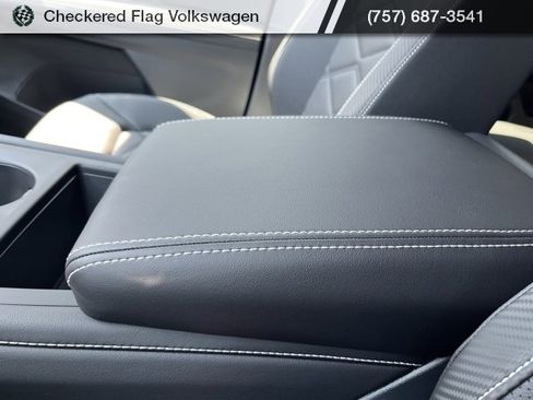 New 2025 Volkswagen Atlas Cross Sport SE image 41