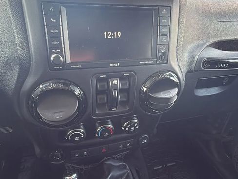 Used 2016 Jeep Wrangler Unlimited Sahara image 18