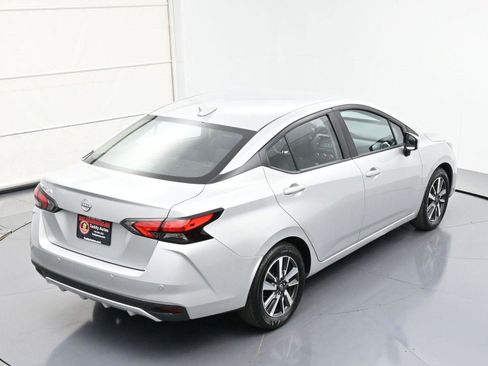 Used 2025 Nissan Versa SV image 27