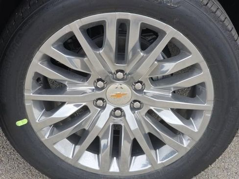 New 2026 Chevrolet Suburban Premier AWD/4WD image 20