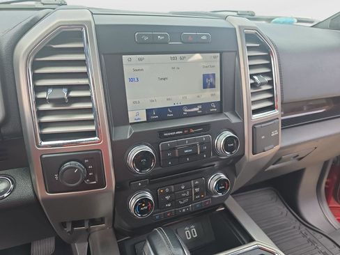 Used 2015 Ford F150 Platinum w/ Equipment Group 701A Luxury AWD/4WD image 27