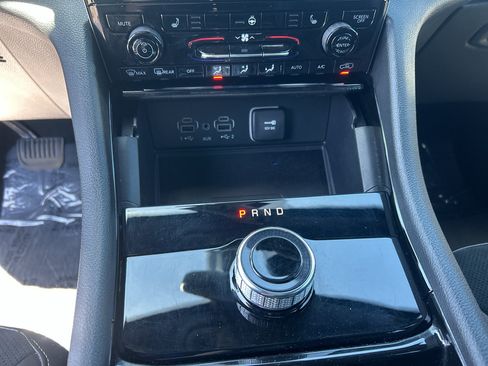 Used 2023 Jeep Grand Cherokee Altitude AWD/4WD image 24