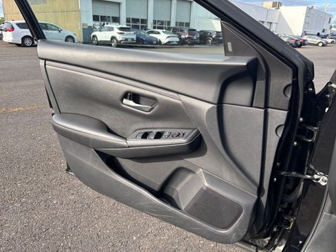 Used 2025 Nissan Sentra SV FWD image 18