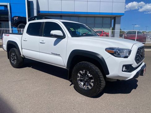 Used 2023 Toyota Tacoma TRD Off-Road AWD/4WD image 7