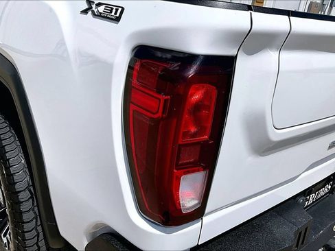 Used 2022 GMC Sierra 2500 SLE w/ SLE Convenience Package AWD/4WD image 37
