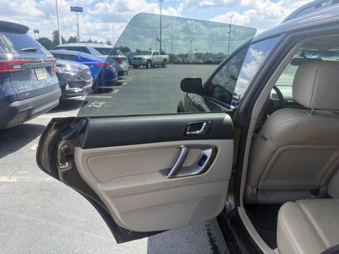 Used 2009 Subaru Outback 2.5i Limited AWD/4WD image 31