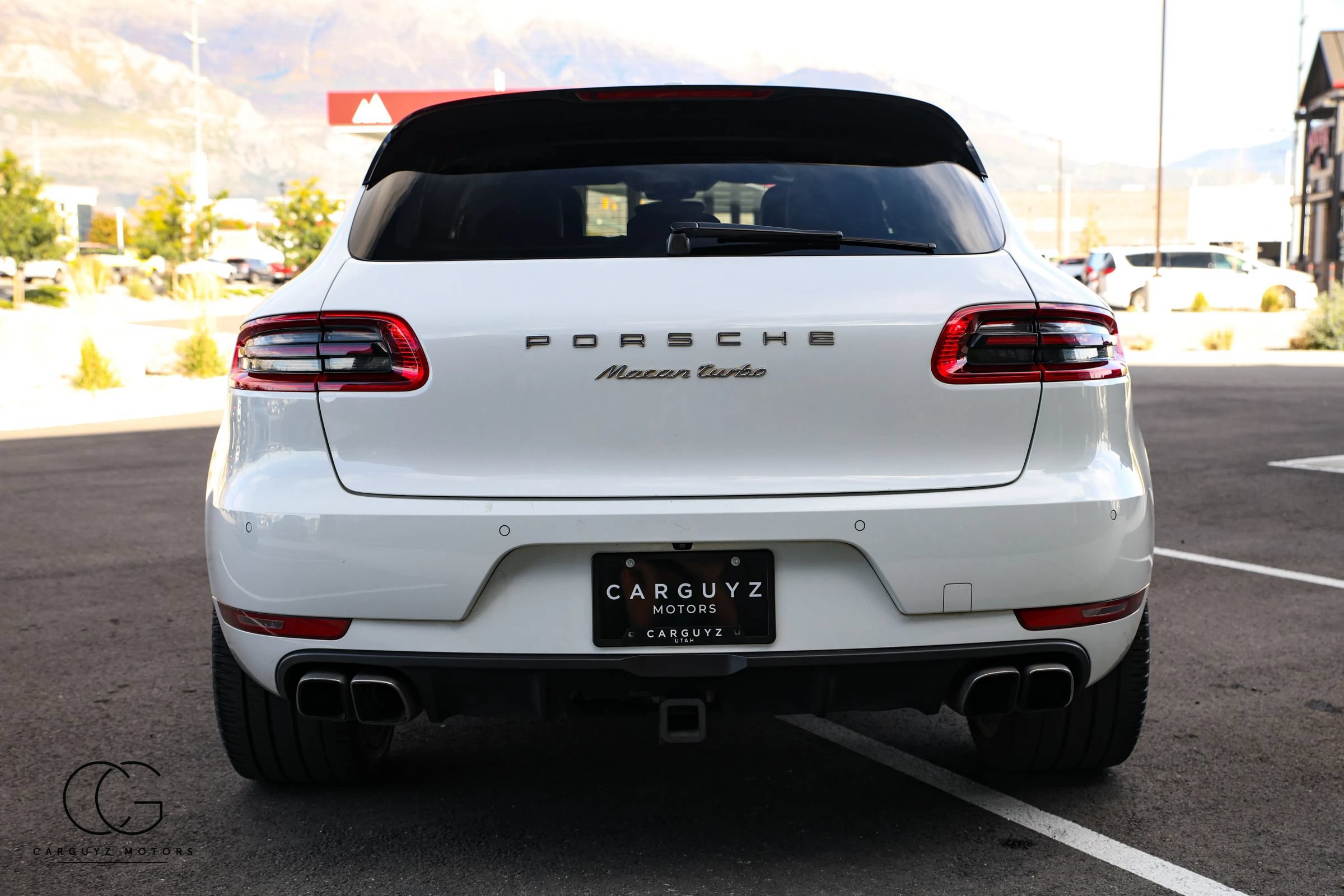 Used 2015 Porsche Macan Turbo AWD/4WD image 12