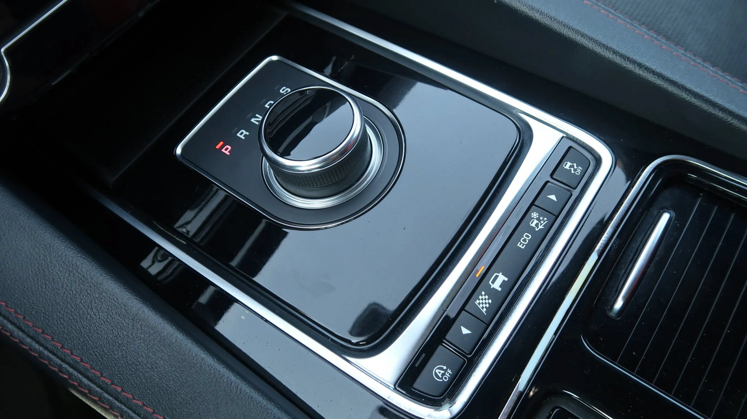 Used 2019 Jaguar F-PACE S AWD/4WD image 31