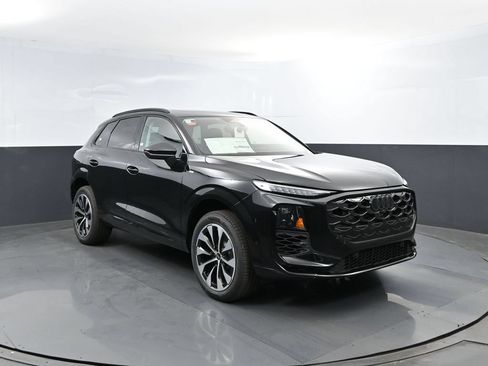 New 2026 Audi Q3 quattro 2.0T AWD/4WD image 3