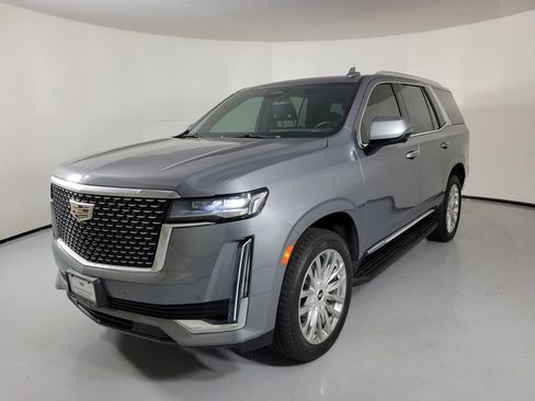 Used 2022 Cadillac Escalade Luxury RWD image 2