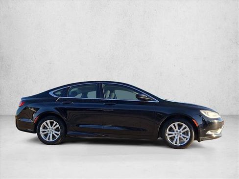 Used 2015 Chrysler 200 Limited w/ Convenience Group image 4