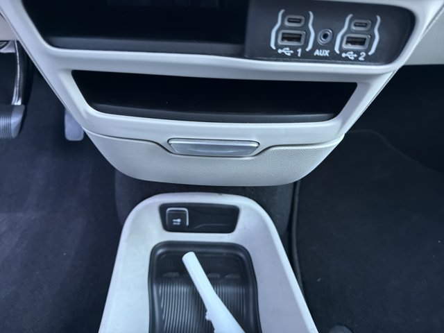 Used 2024 Chrysler Pacifica Touring-L FWD image 23