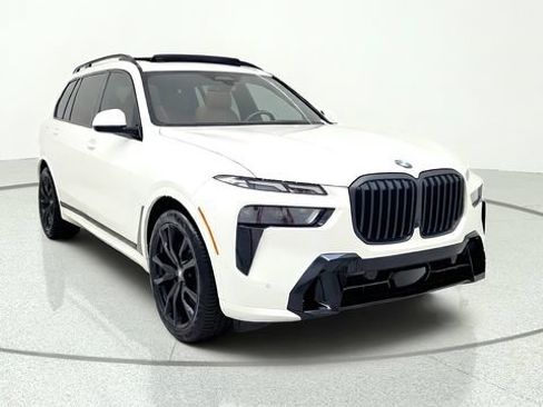 Used 2024 BMW X7 xDrive40i w/ Executive Package AWD/4WD image 2