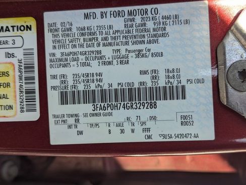 Used 2016 Ford Fusion SE image 12