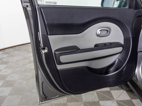 Used 2015 Kia Soul image 32