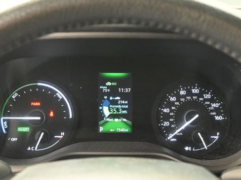 Certified 2023 Toyota Sienna XLE FWD image 26