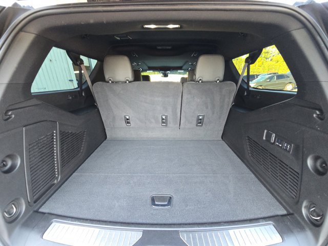 Used 2024 Chevrolet Suburban Premier w/ Premium Package AWD/4WD image 14
