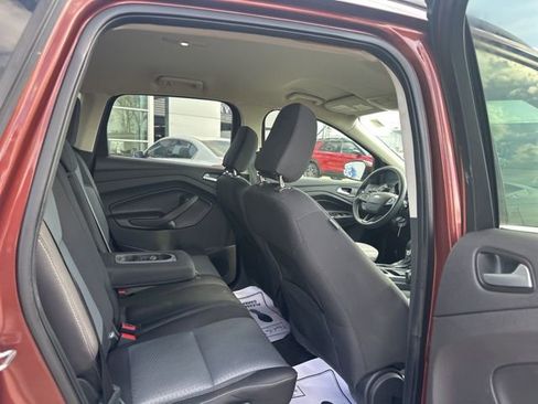Used 2018 Ford Escape SE image 16
