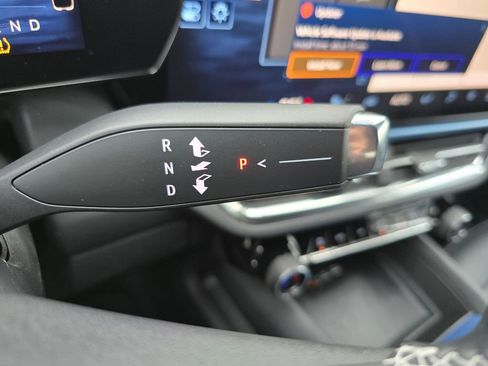 Used 2025 Chevrolet Equinox EV LT w/ Convenience Package FWD image 33