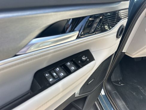 New 2026 Jeep Grand Wagoneer L 4WD w/ Premium Group I image 20