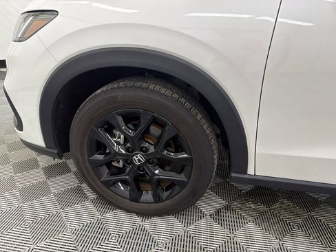Used 2024 Honda HR-V Sport image 11