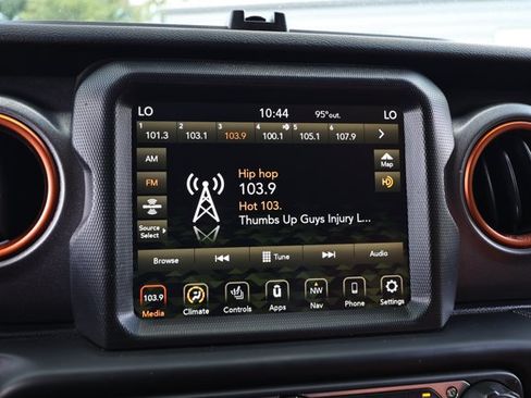 Used 2022 Jeep Gladiator Mojave w/ Cold Weather Group AWD/4WD image 16