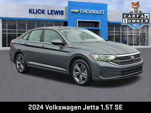 Used 2024 Volkswagen Jetta SE image 1