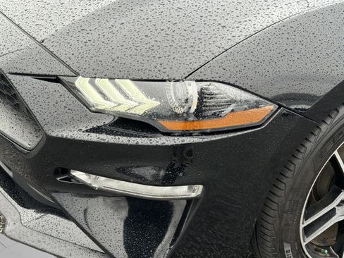 Used 2020 Ford Mustang Premium image 31