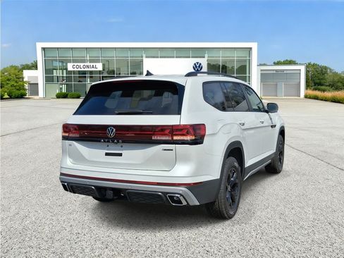 New 2026 Volkswagen Atlas Peak Edition AWD/4WD image 9
