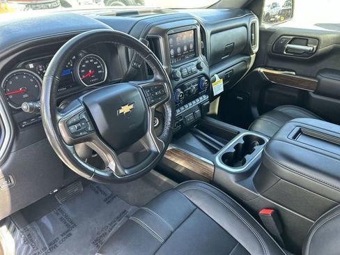Used 2022 Chevrolet Silverado 1500 High Country w/ Technology Package image 17