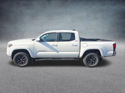 Used 2020 Toyota Tacoma SR5 AWD/4WD image 4