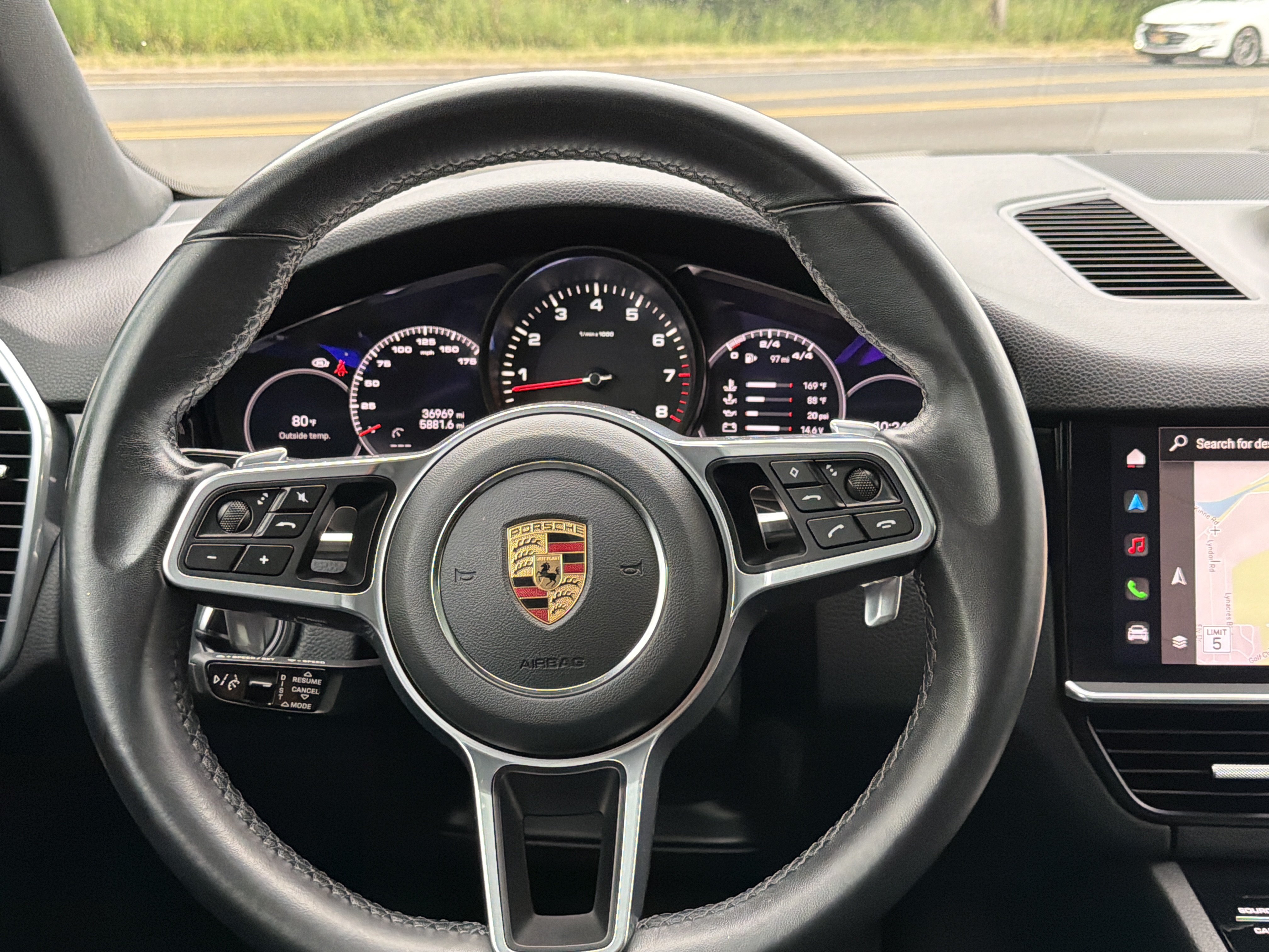 Used 2022 Porsche Cayenne AWD/4WD image 13