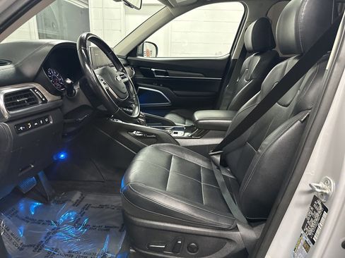 Used 2021 Kia Telluride EX w/ EX Premium Package image 19