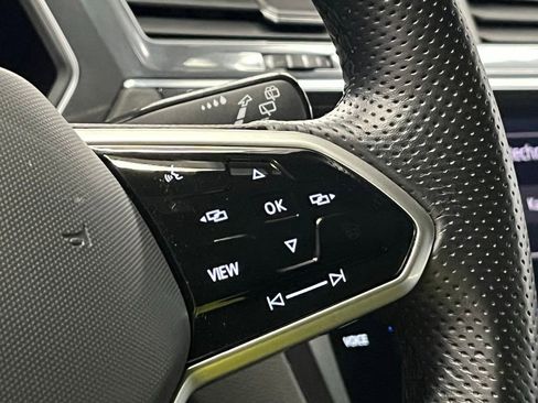 Used 2023 Volkswagen Tiguan SE R-Line image 27